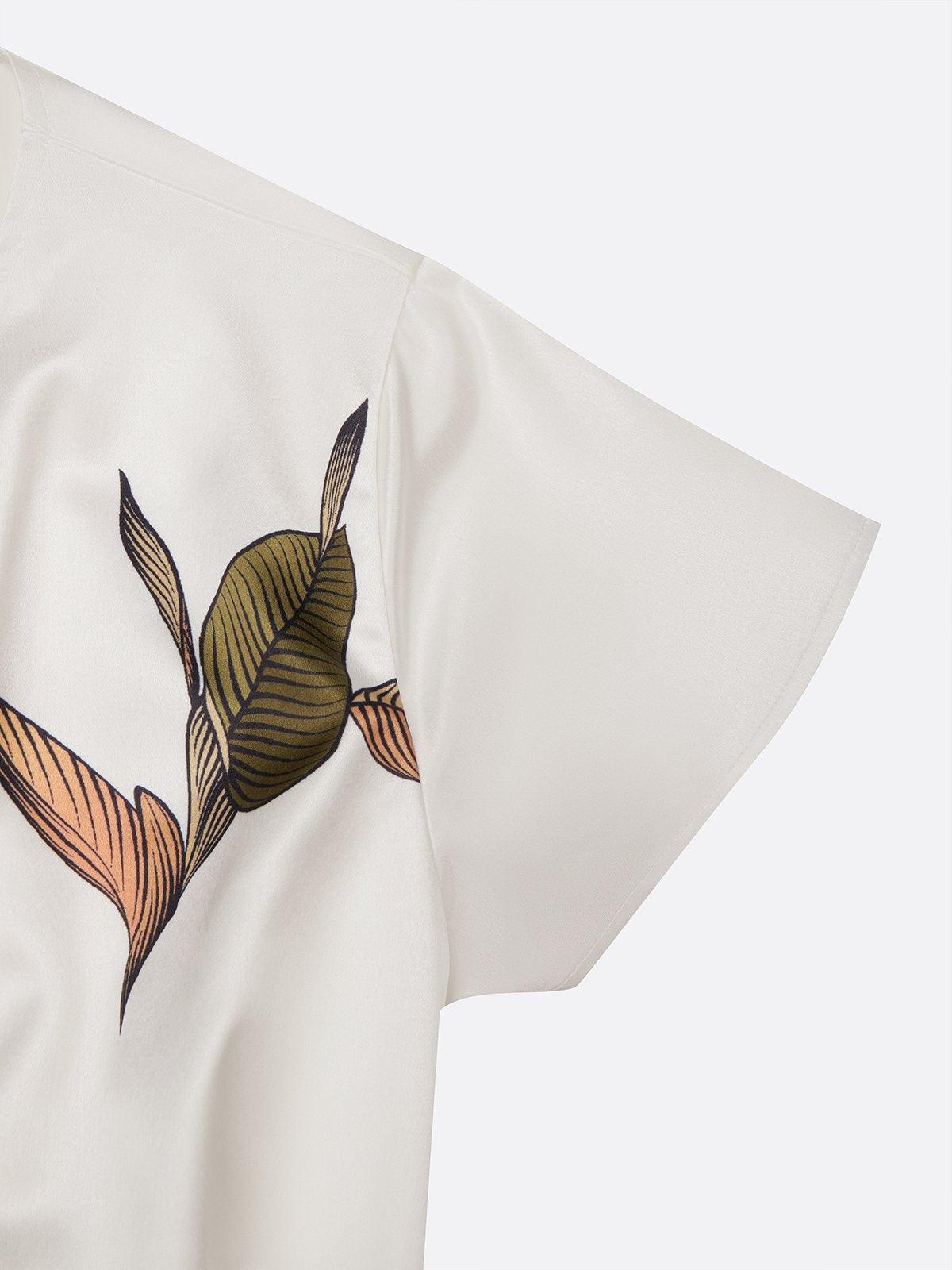 Florence bodycon dress in satin with short sleeves and white leaf pattern