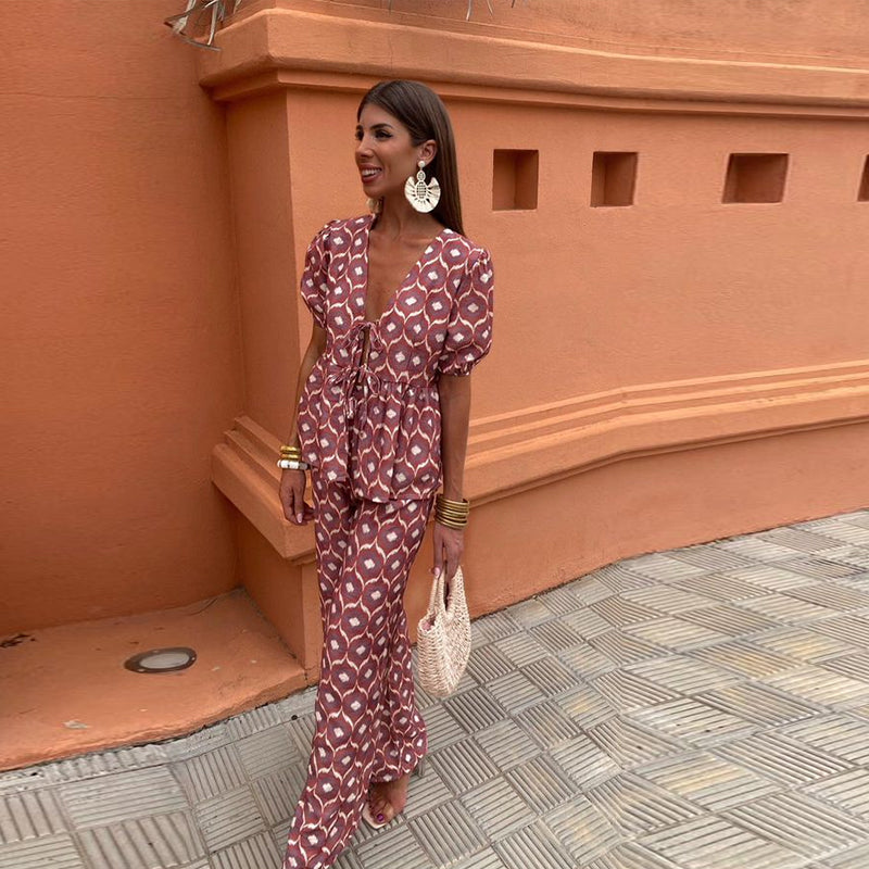 Lisa - Casual and Elegant Outfit