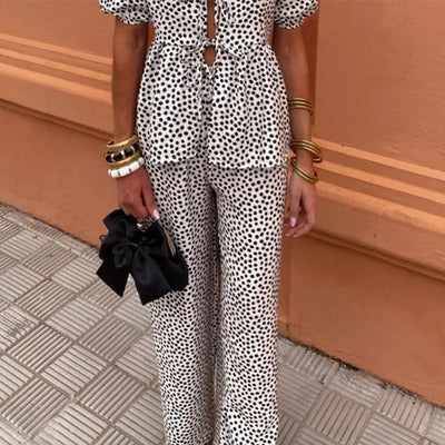 Lisa - Casual and Elegant Outfit