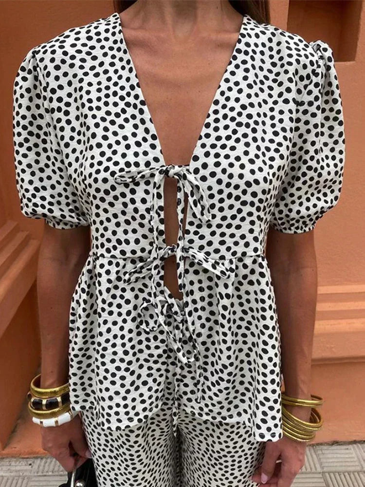 Lisa - Casual and Elegant Outfit