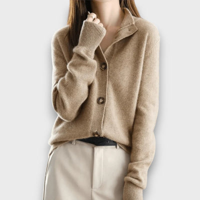 Amira – Elegant Cardigan