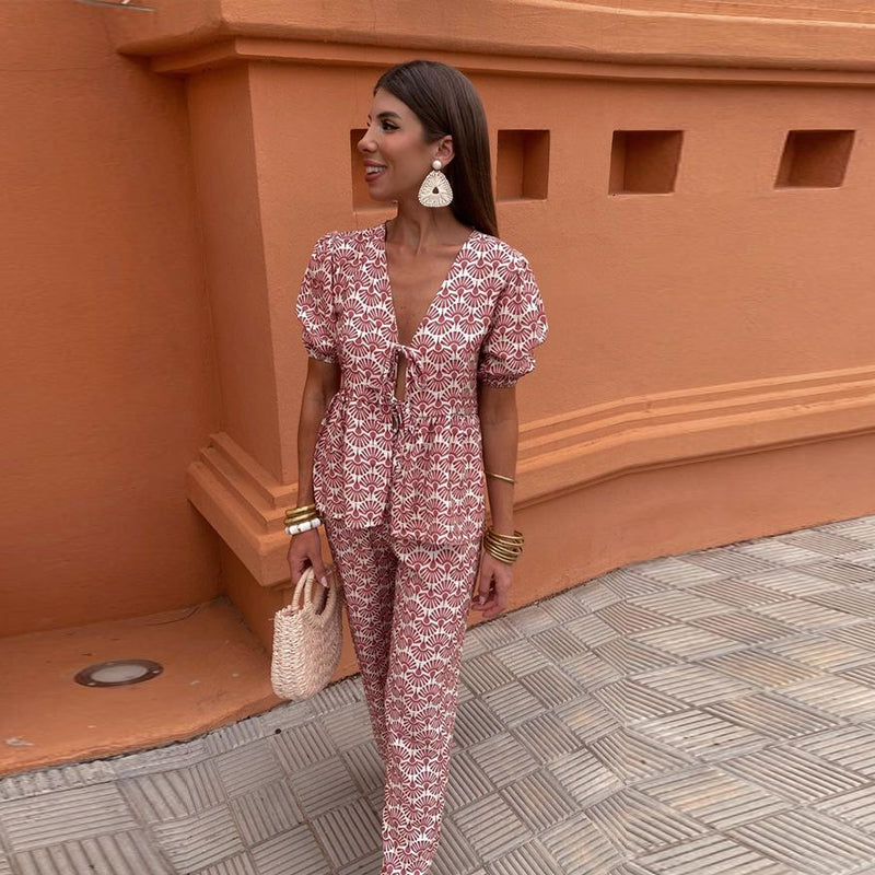 Lisa - Casual and Elegant Outfit