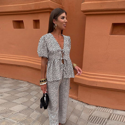 Lisa - Casual and Elegant Outfit